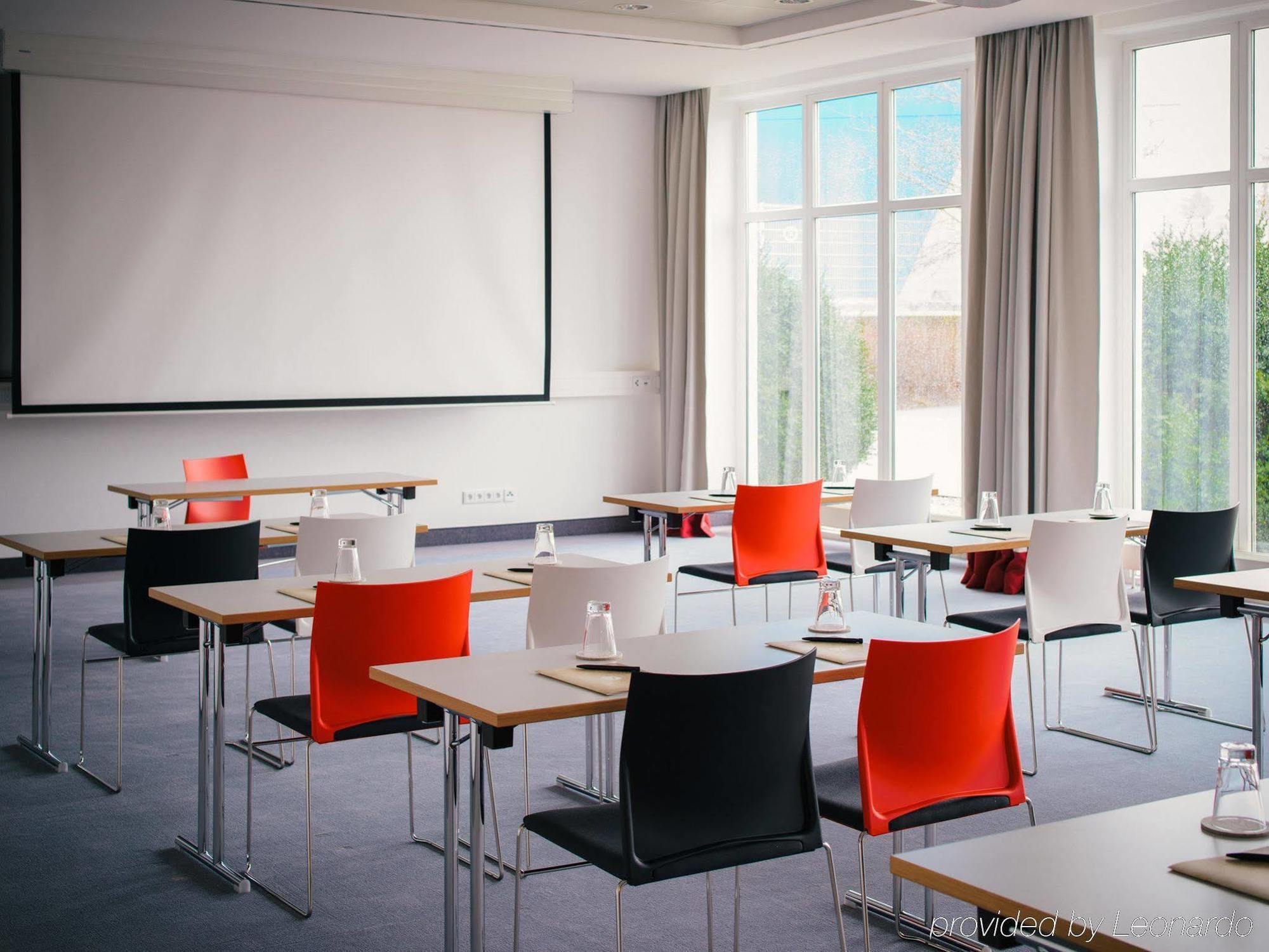 Hotel Vienna House Easy By Wyndham Friedrichshain 3*